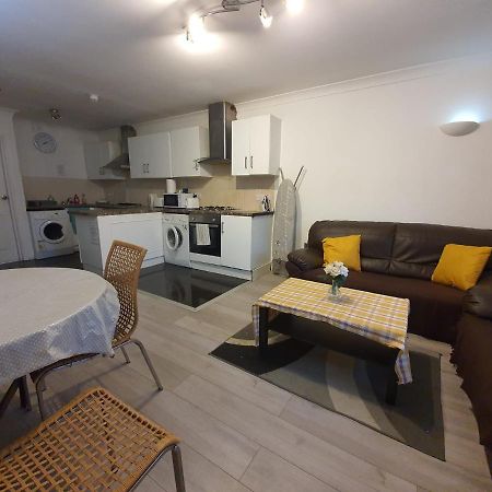 Eastwood Rooms Goodmayes Екстериор снимка