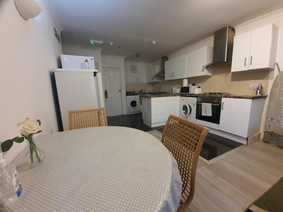 Eastwood Rooms Goodmayes Екстериор снимка